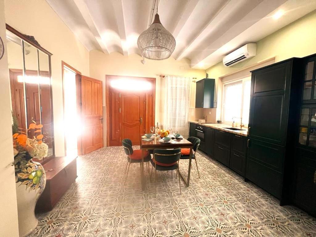 Esmeralda Apartment With Free Private Underground Parking Valencia Exterior photo